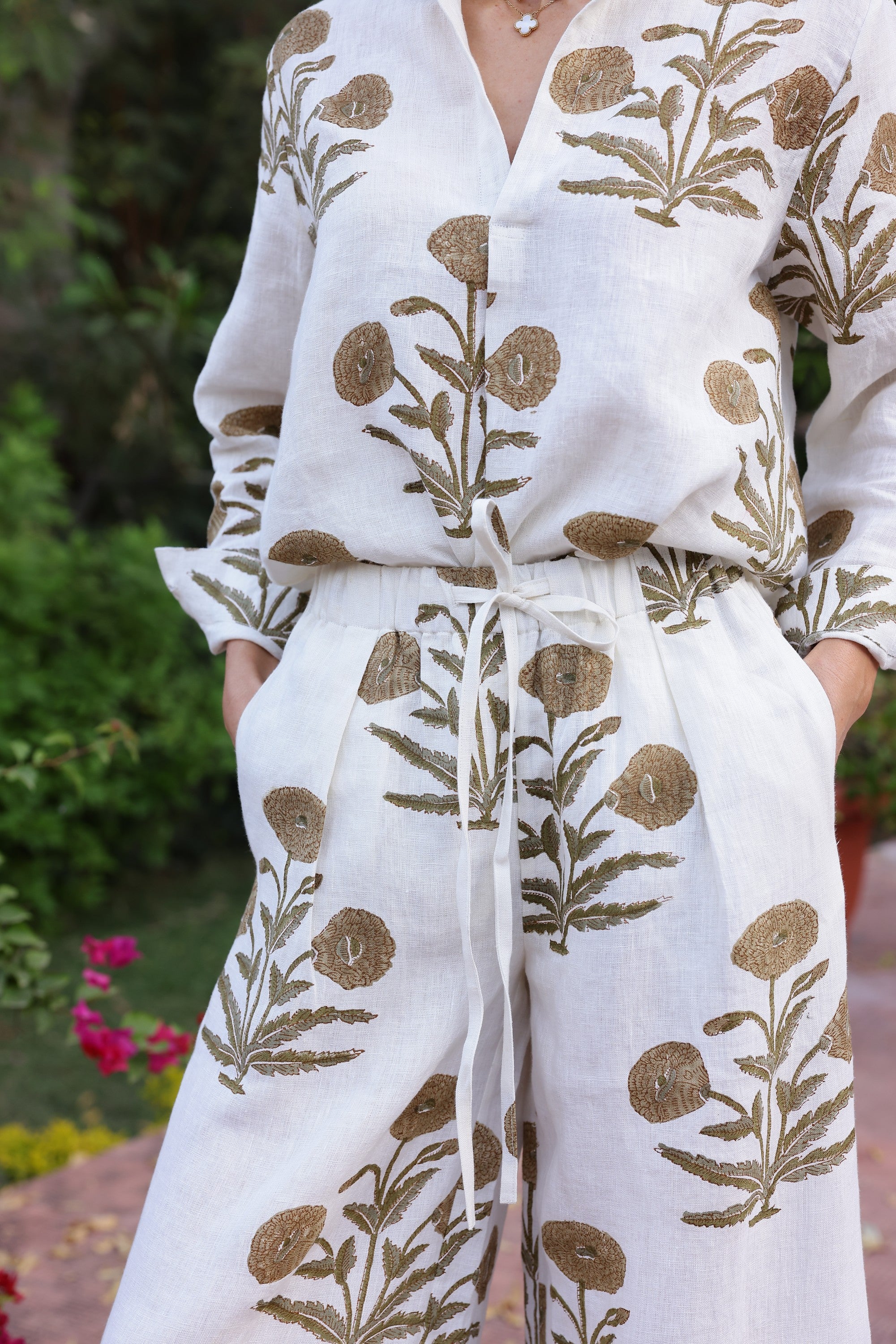#color_Khaki Flower
