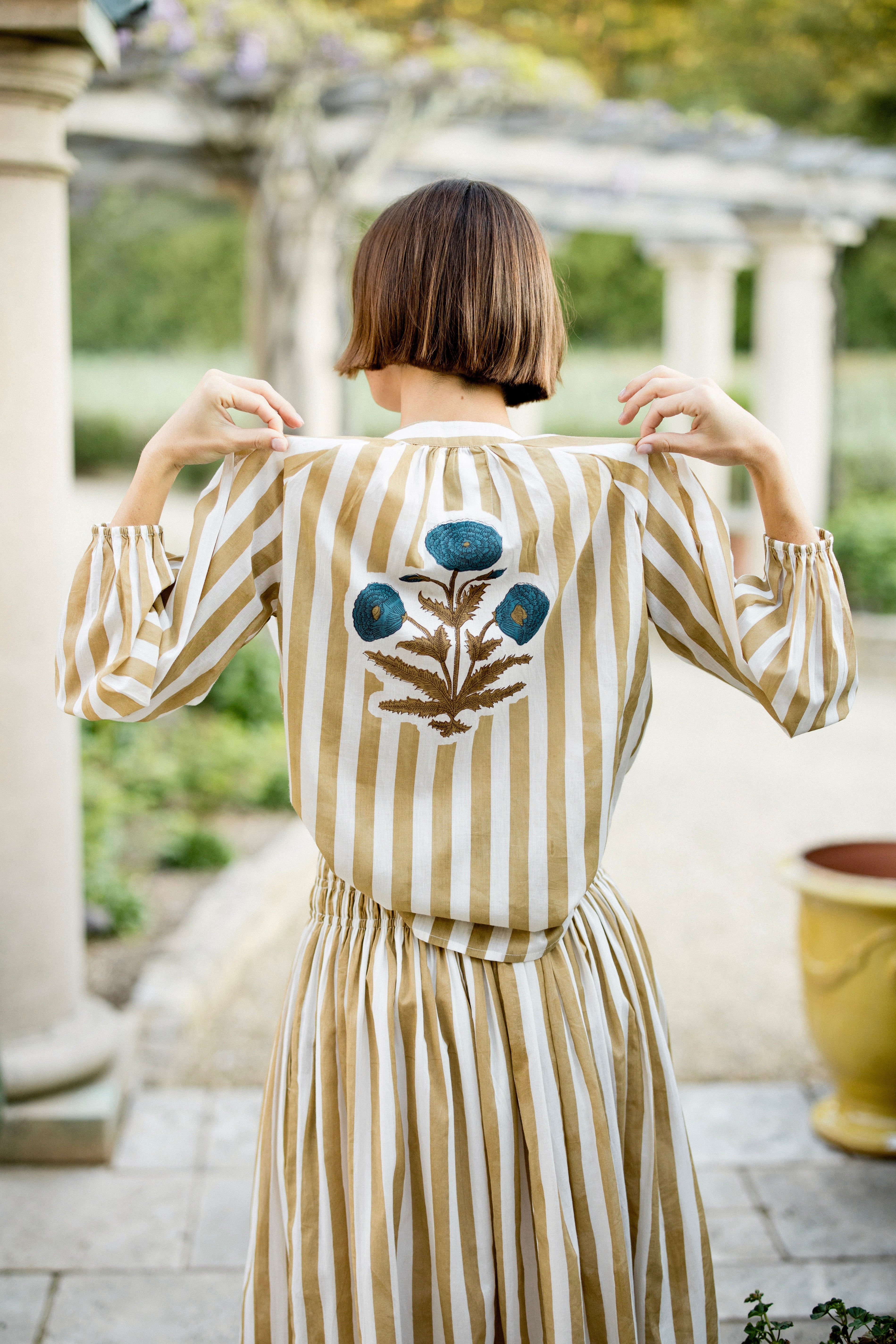 #color_khaki stripe