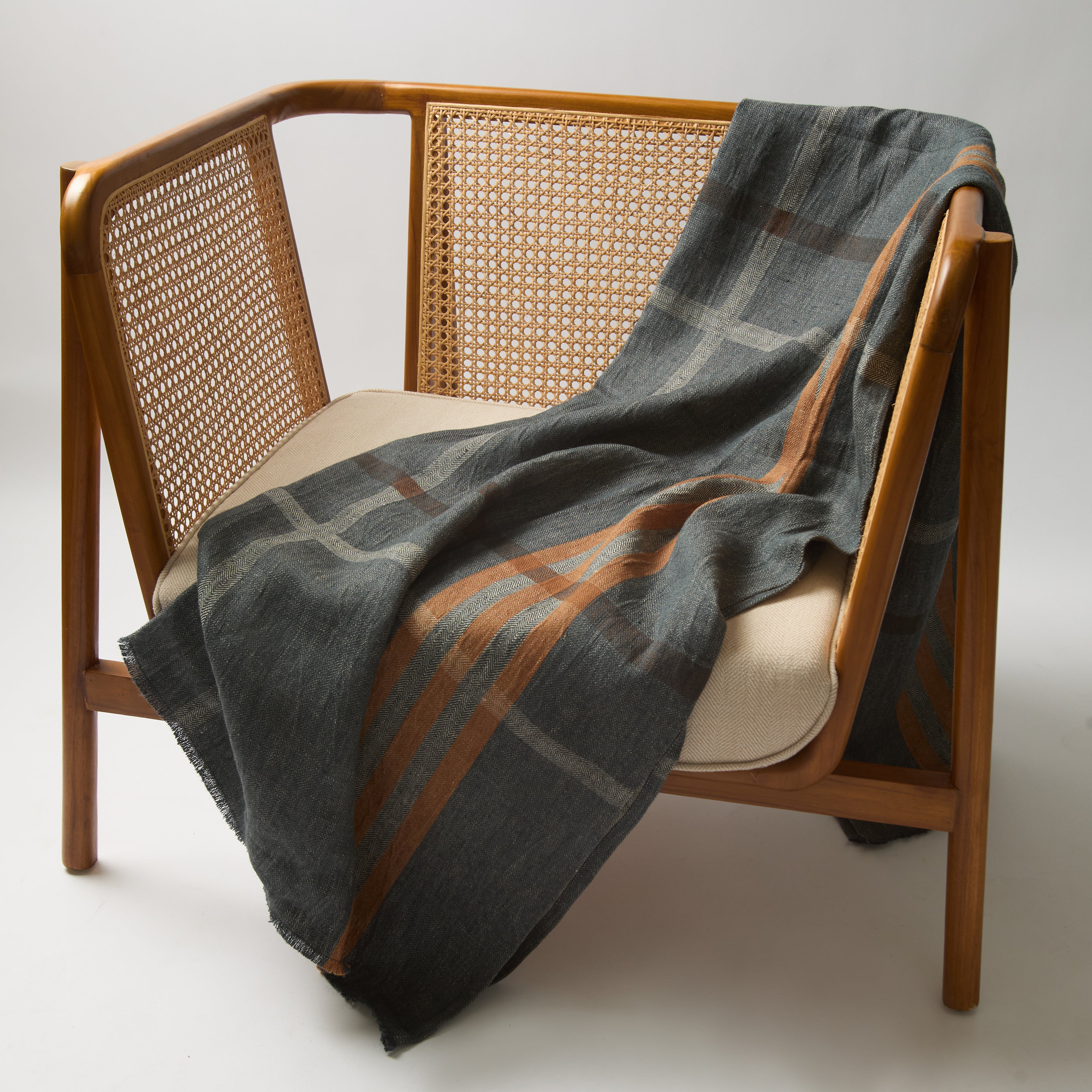 Modern Plaid Throw Navy & Chestnut 51" x 78"