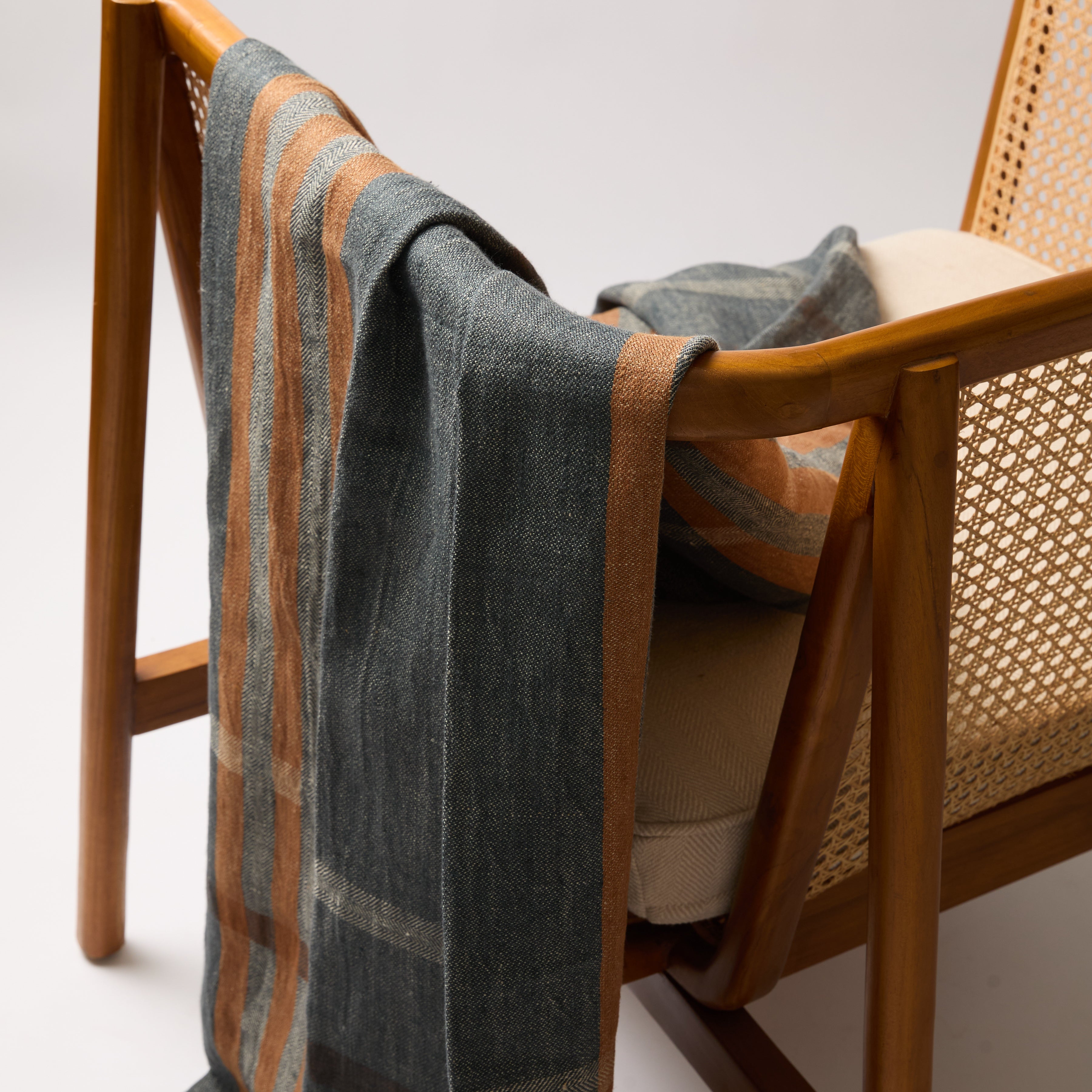 Modern Plaid Throw Navy & Chestnut 51" x 78"
