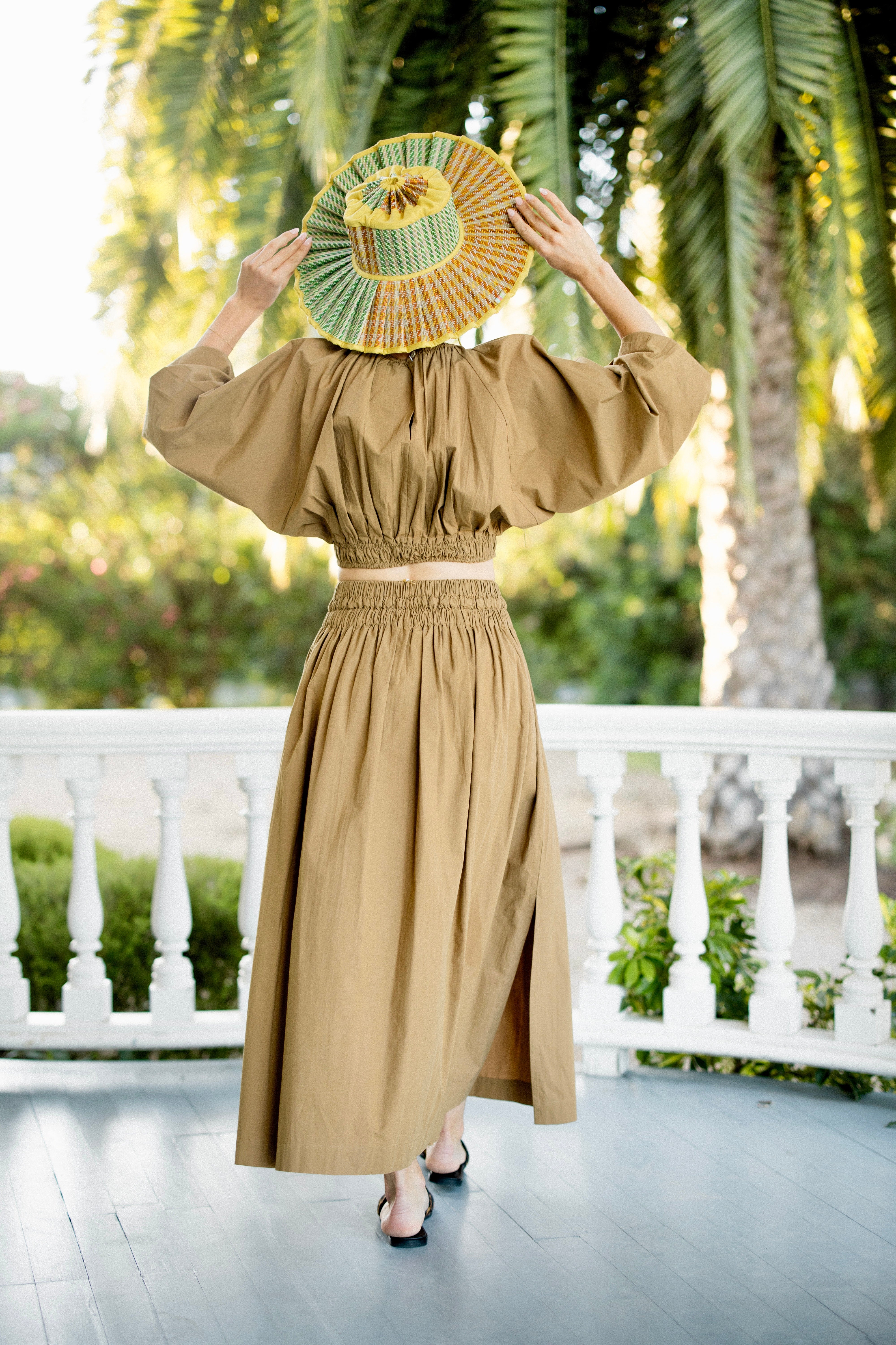 #color_Khaki