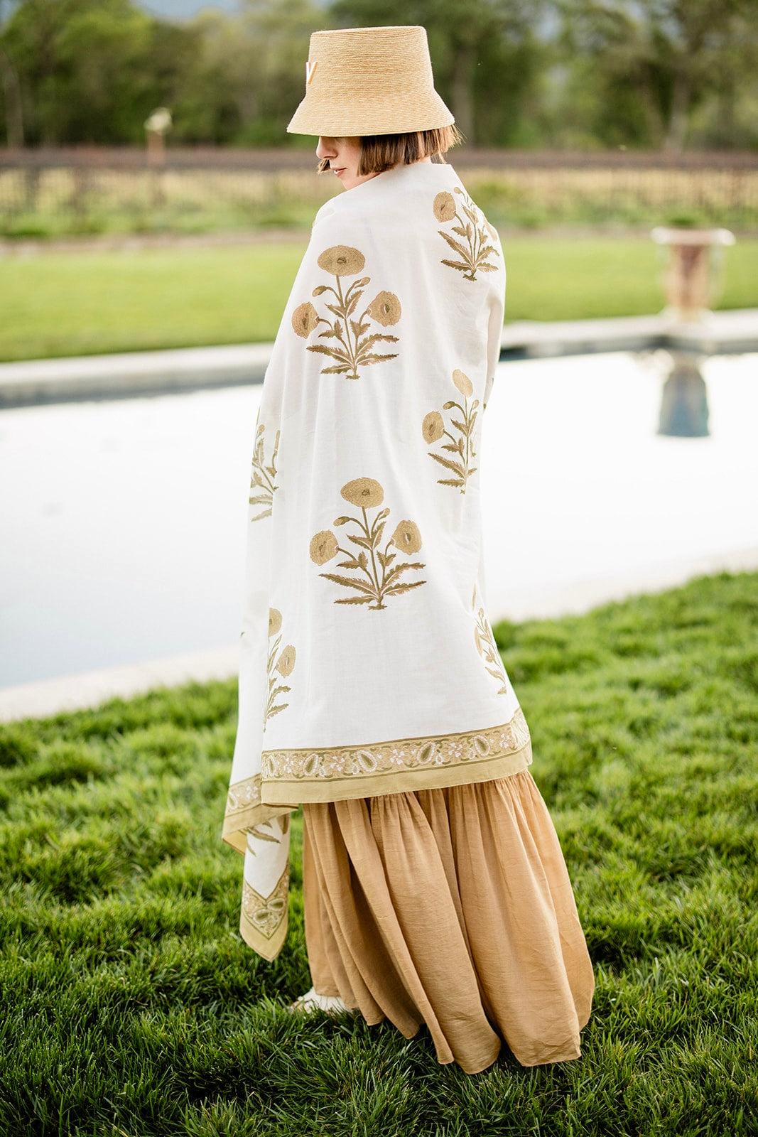 #color_khaki flower